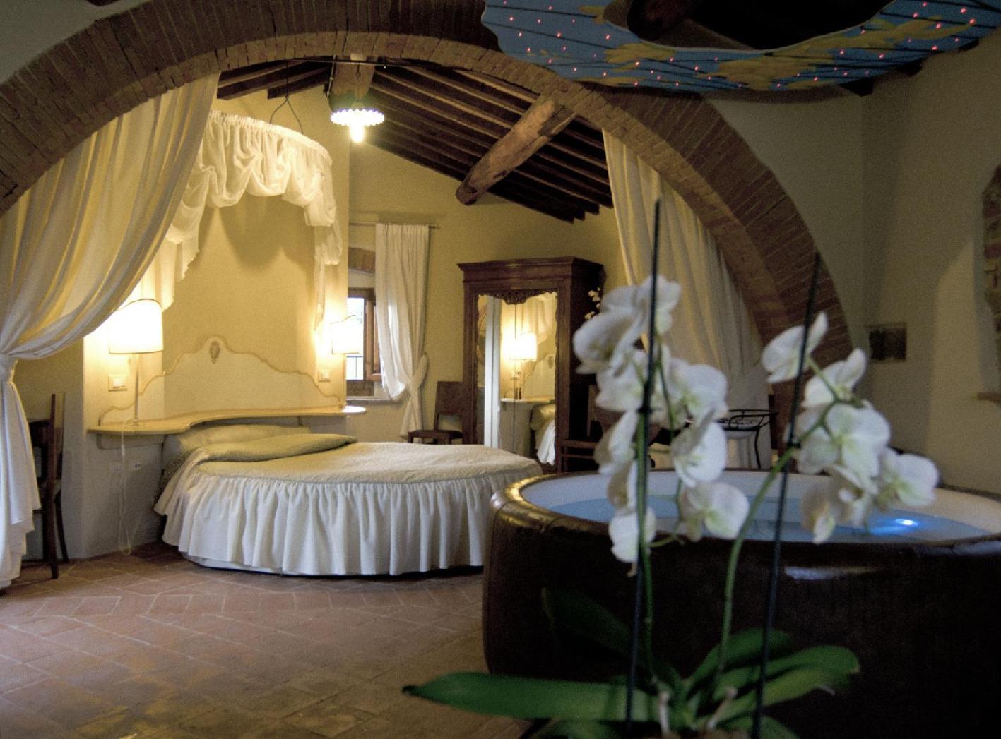 Il Cardo Resort Анґ'ярі Номер фото
